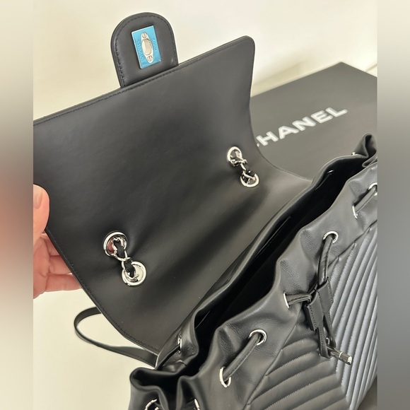 Chanel Black Chevron Quilted Lambskin Leather Large Urban Spirit Backpack - Picture 10 of 15